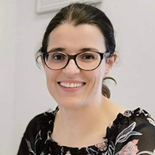 <span class='title'>Dr</span> <span class='firstName'>Zara</span> <span class='lastName'>Mason</span>